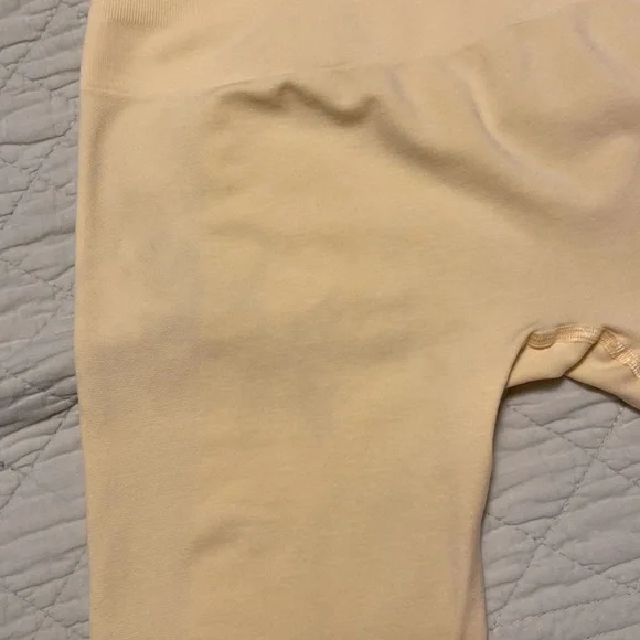 Alphalete Yellow Leggings - Picture 6 of 9